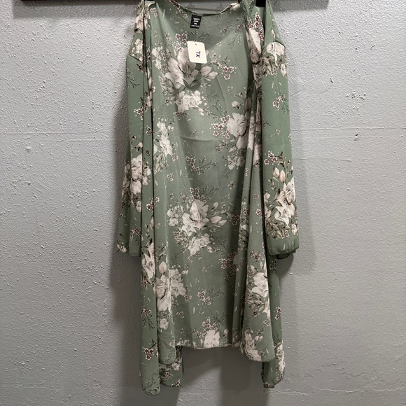 SHEIN Other - SHEIN‎ Green Bishop Sleeve Kimono